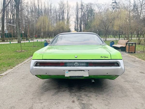 Chrysler New York 1970 год ретро авто на прокат на свадьбу съемки фотосессии