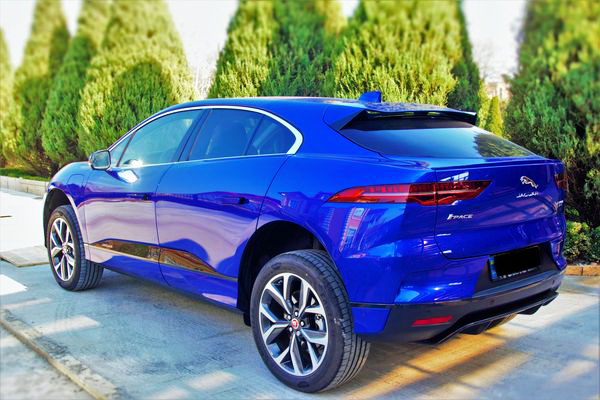 Внедорожник Jaguar I-pace 2018 год заказать ягуар джип на прокат в киеве