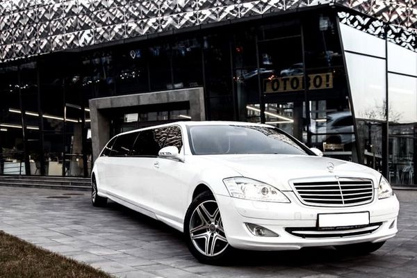 Mercedes W221 S600 прокат лимузин мерседес на свадьбу аренда