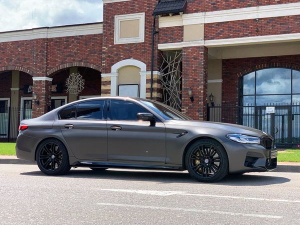 BMW M5 прокат аренда авто на свадьбу съемки c водителем без водителя
