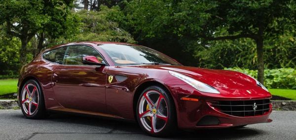 Ferrari Four прокат аренда спорткар в Киеве