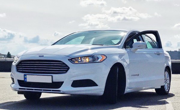 Ford Fusion 2015 белый арендовать в киеве
