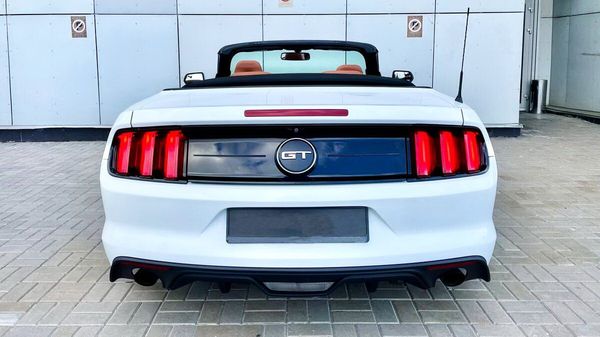 Кабриолет Ford Mustang GT белый арендовать на прокат