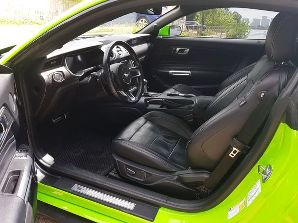 Ford Mustang GT салатовый 2018 аренда спорткара салатового