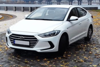 Hyundai Elantra белая 2018 арендовать на свадьбу