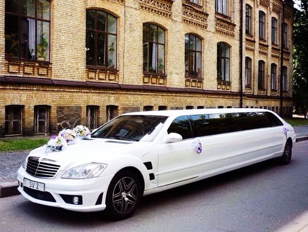 Limuzin-Mercedes-Benz-W221 мерседес лимузин на свадьбу
