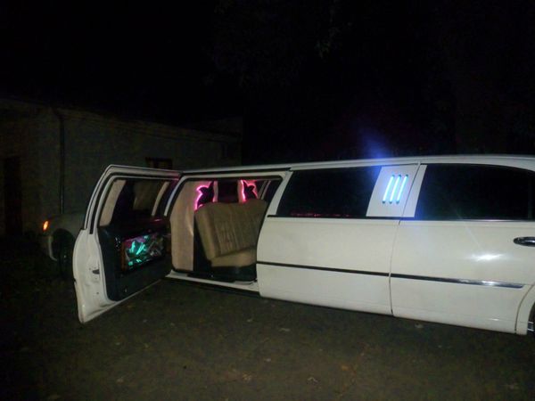 Lincoln Town Car 120 white