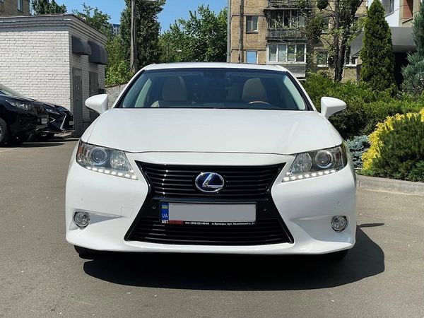 Lexus ES 300 Hybrid белый аренда авто бизнес класс на свадьбу 