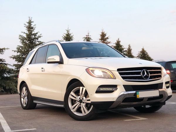 Внедорожник Mercedes Benz ML белый прокат аренда