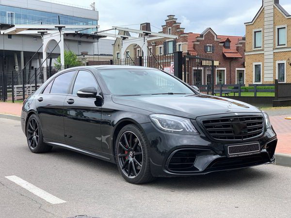 Mercedes-Benz S63 AMG 4MATIC W222 Restyling с водителем без водителя