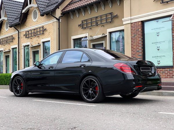 Mercedes-Benz S63 AMG 4MATIC W222 Restyling с водителем без водителя