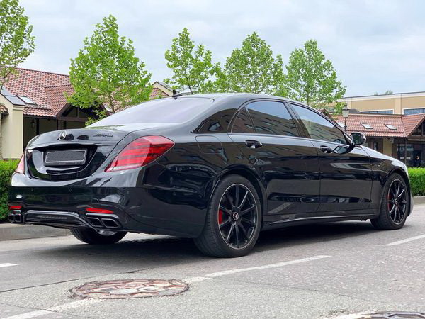 Mercedes-Benz S63 AMG 4MATIC W222 Restyling с водителем без водителя