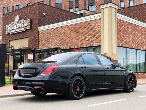 Mercedes-Benz S63 AMG 4MATIC W222 Restyling с водителем без водителя