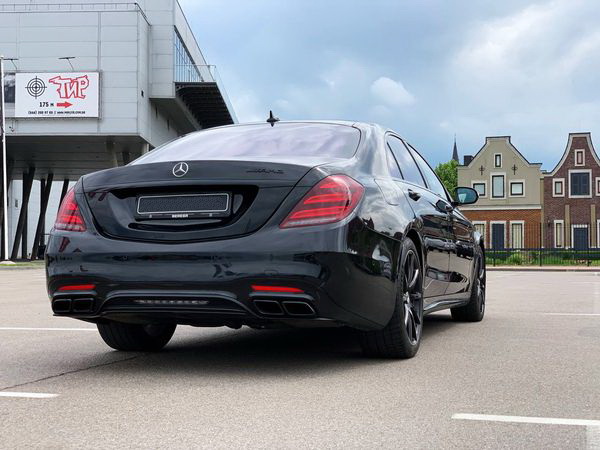 Mercedes-Benz S63 AMG 4MATIC W222 Restyling с водителем без водителя