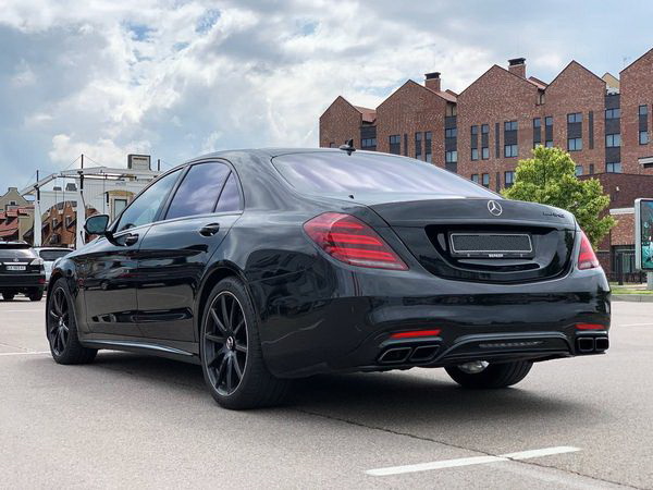 Mercedes-Benz S63 AMG 4MATIC W222 Restyling с водителем без водителя