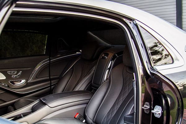 Mercedes Benz Maybach S400 2016 год прокат аренда на свадьбу 