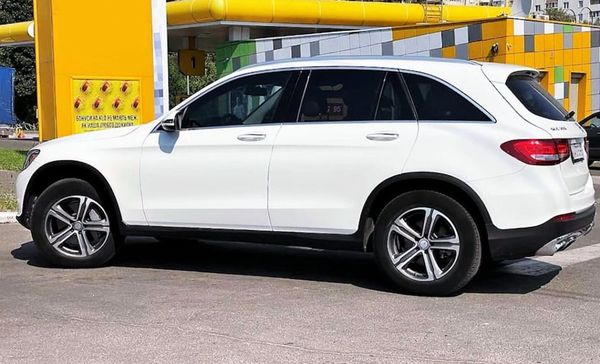 Mercedes GLC 300 заказать белый джип авто на свадьбу новое