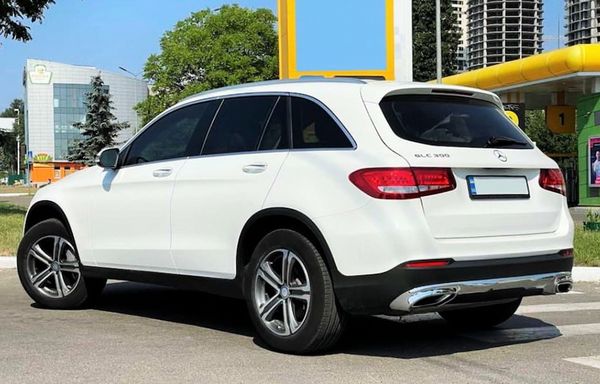 Mercedes GLC 300 заказать белый джип авто на свадьбу новое