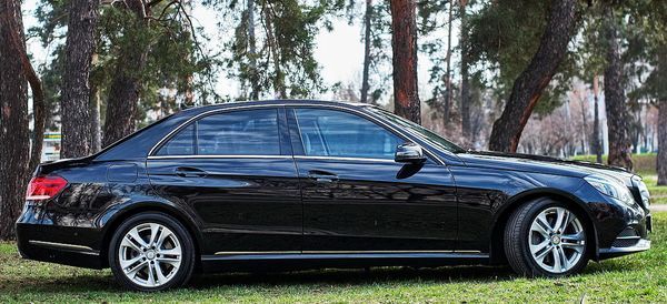 Mercedes W212 E-class 250 NEW прокат аренда мерседес на свадьбу трансфер киев