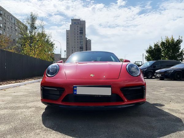 Арендовать Porsche 911 Carrera красный с водителем без водителя 