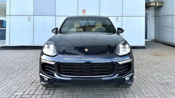 Внедорожник Porsche Cayenne прокат без водителя аренда с водителем 