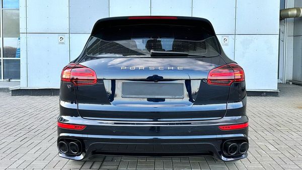 Внедорожник Porsche Cayenne прокат без водителя аренда с водителем 