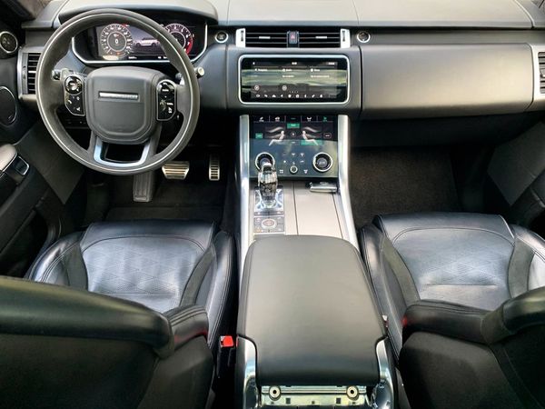 Range Rover Sport SVR черный в аренду с водителем без водителя на прокат