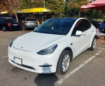 Tesla Model Y внедорожник белый аренда авто на свадьбу