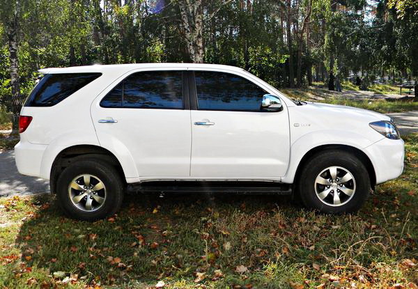 Toyota Fortuner белый джип прокат аренда авто на свадьбу