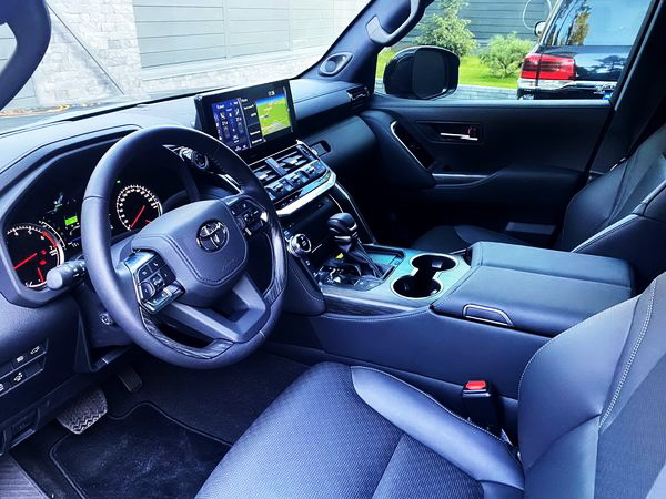 Toyota Land Cruiser 300 аренда прокат джипов без водителя