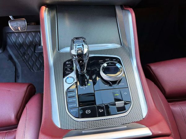 BMW X6 M50d прокат джип с водителем на свадьбу съемки без водителя 