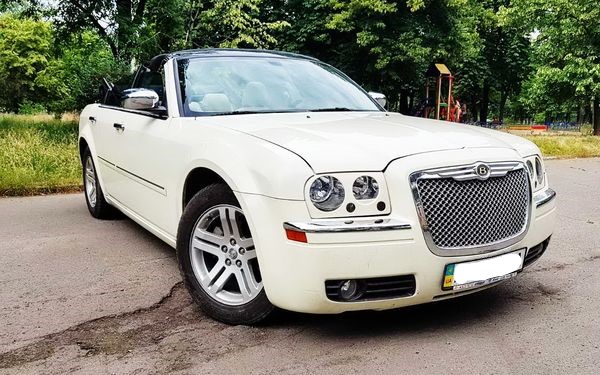 hrysler 300C белый кабриолет на прокат в аренду