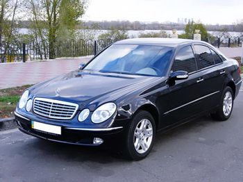 Mercedes W211 black