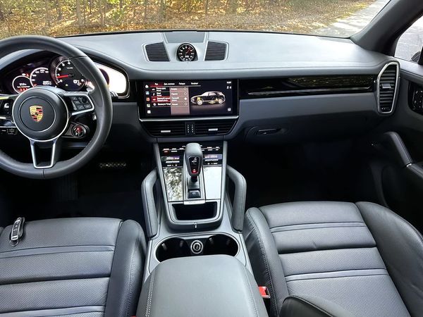 Porsche Cayenne серый джип на прокат с водителем без водителя трансфер