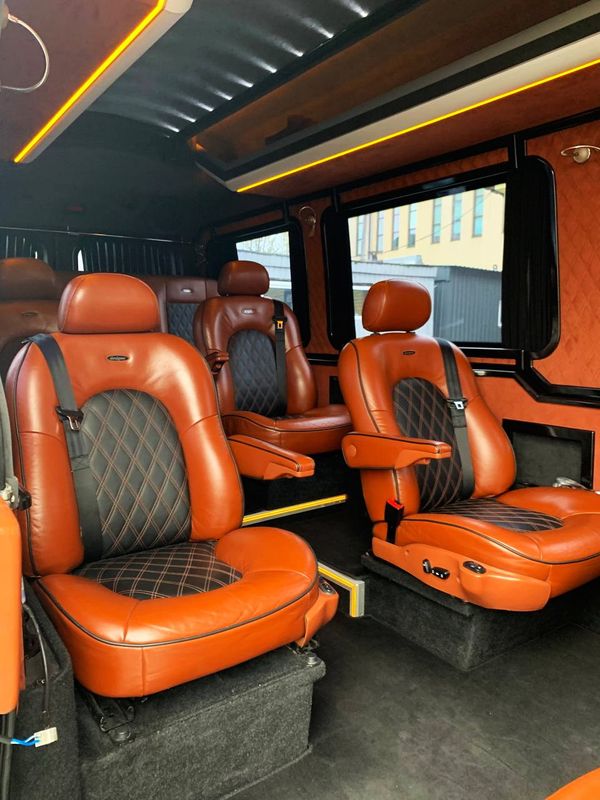 Микроавтобус Mercedes Sprinter черный VIP заказать прокат микроавтобуса бус в аренду на прокат