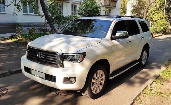 Toyota Sequoia прокат аренда внедорожник белый джип на свадьбу