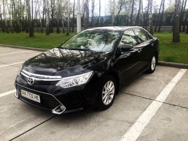 Toyoya Camry V50 заказать в киеве с водителем