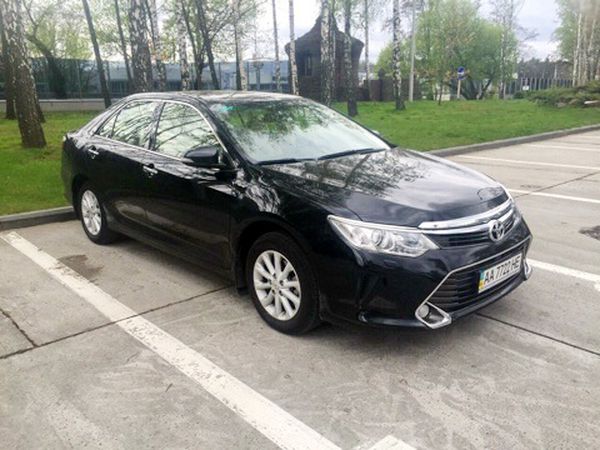 Toyoya Camry V50 заказать в киеве с водителем