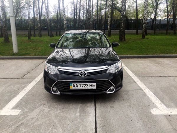 Toyoya Camry V50 заказать в киеве с водителем