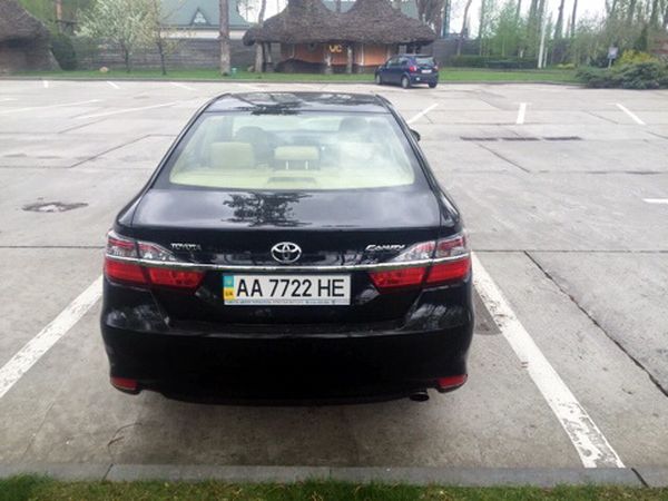 Toyoya Camry V50 заказать в киеве с водителем