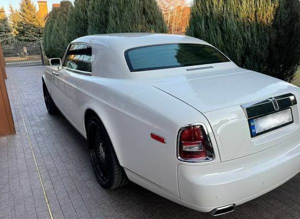 Rolls Royce Phantom Coupe белый заказать на прокат в аренду