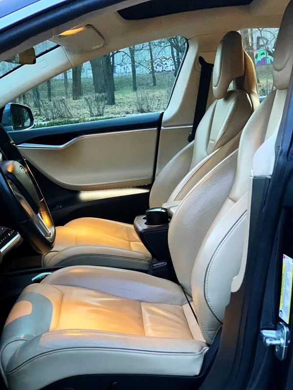 TESLA Model S75D аренда авто на свадьбу трансфер прокат без водителя
