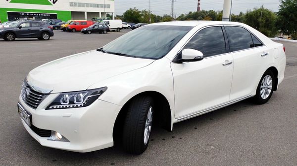 Toyota Camry V50 белая прокат