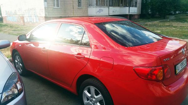 Toyota Corolla красная арендовать в киеве