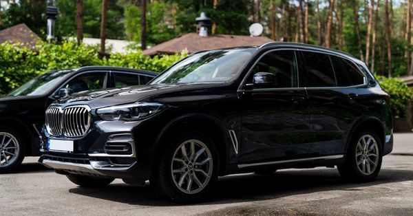 BMW X5 черный внедорожник на прокат без водителя аренда с водителем бмв х5