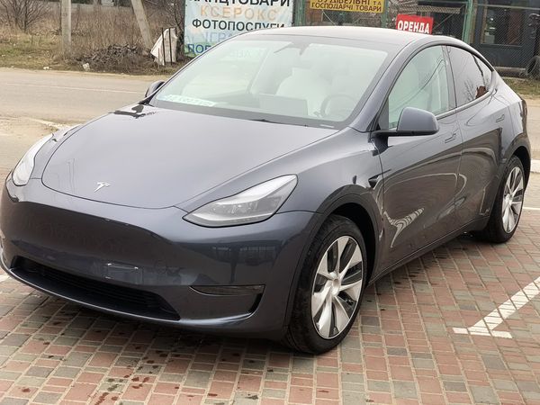 Авто на свадьбу Tesla Model Y серая кроссовер