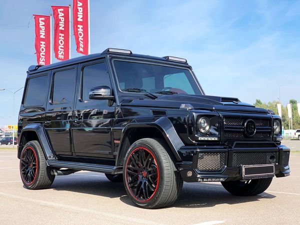 Внедорожник Mercedes Benz G63 Brabus оригинал аренда прокат без водителя с водителем