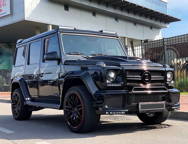 Внедорожник Mercedes Benz G63 Brabus оригинал аренда прокат без водителя с водителем