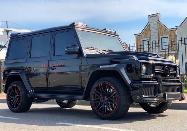 Внедорожник Mercedes Benz G63 Brabus оригинал аренда прокат без водителя с водителем