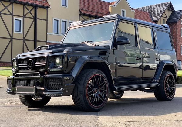 Внедорожник Mercedes Benz G63 Brabus оригинал аренда прокат без водителя с водителем